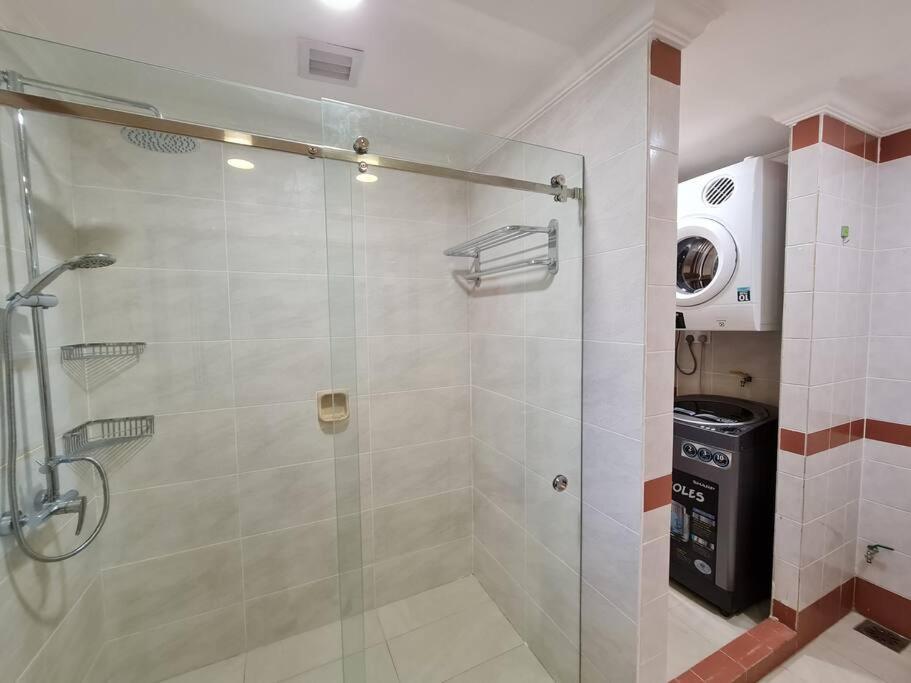 Lovely Waterfront Riverbank Suite With Pool Kuching Ngoại thất bức ảnh